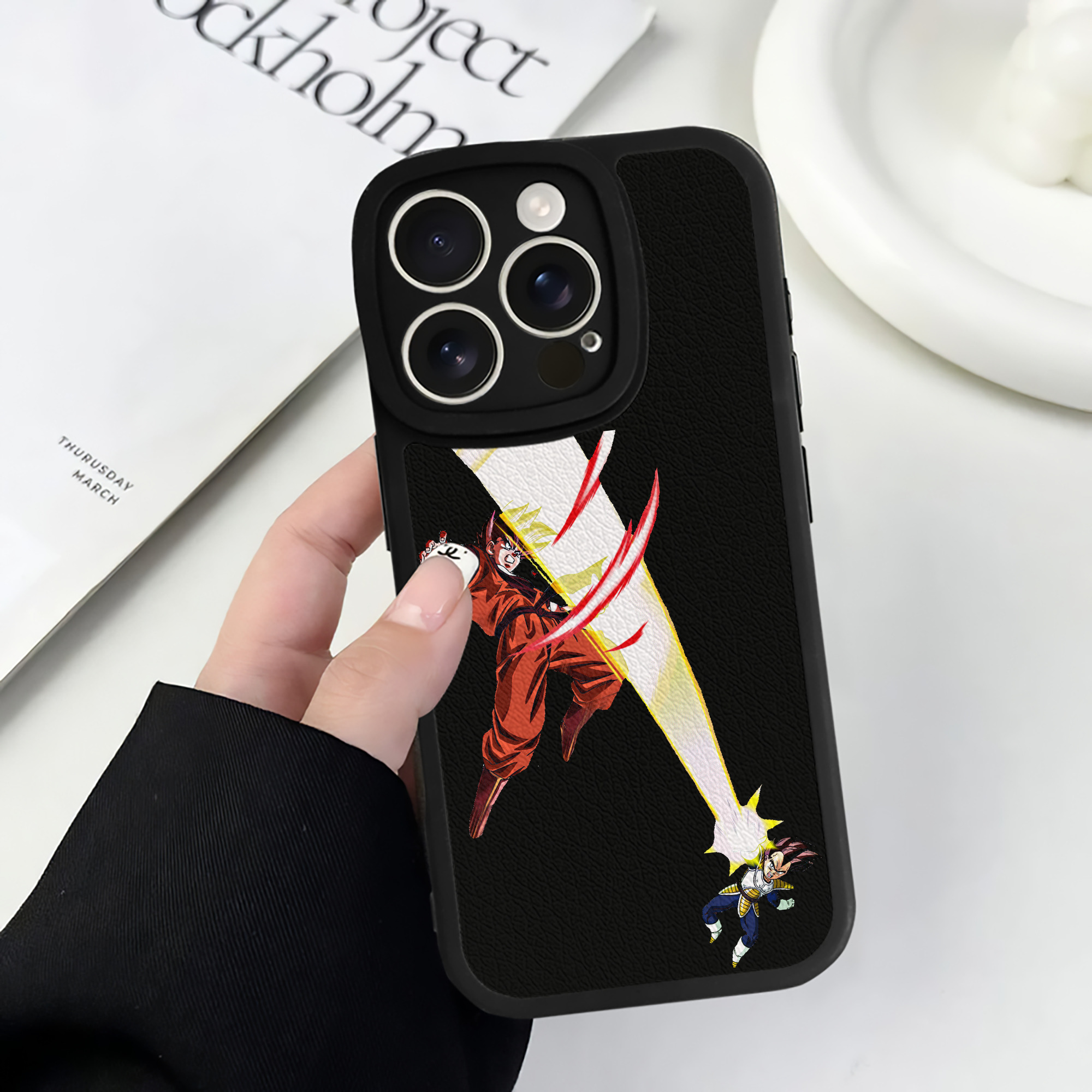 （画像用） ドラゴンボール ベジータ四世（Bejīta Yonsei）DRAGON BALL Vegeta IV 【iPhone 16シリーズ対応】シリコンスマホケース（レザー調） 材質：シリコン